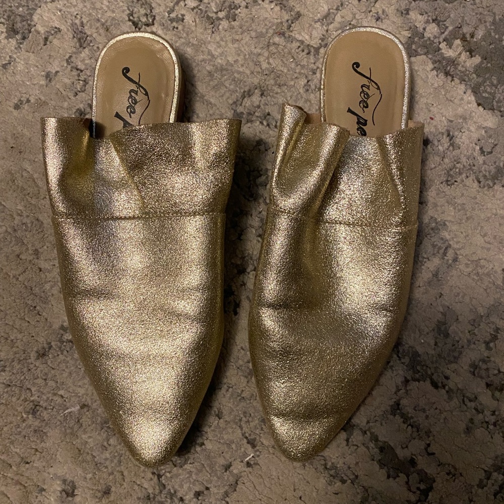Free People Gold Sienna Ruffle Leather Flats size 39 (US 8). - Picture 6 of 6